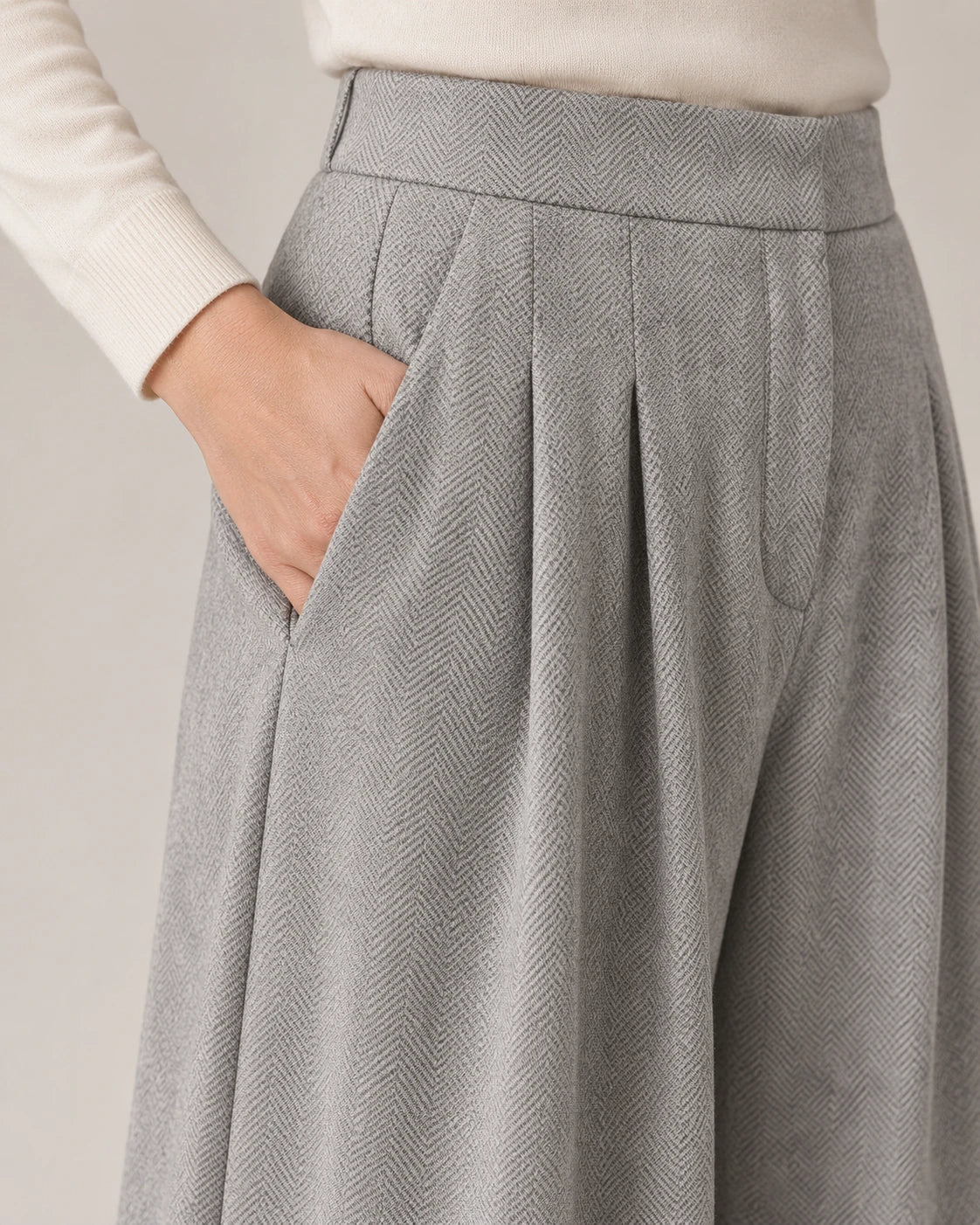 Women's Wide-Leg Culottes - Salomea - Side Pocket and Front Pleats