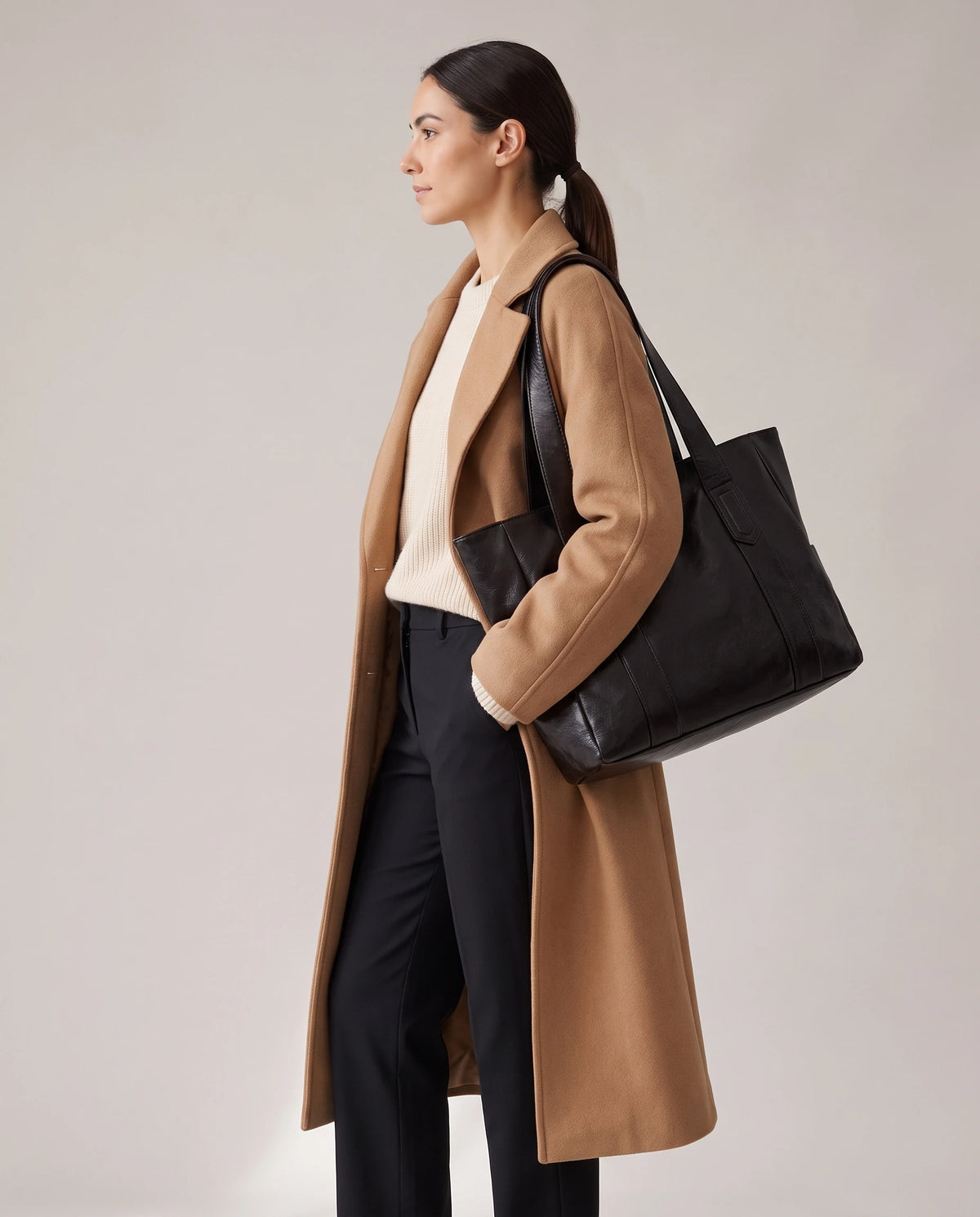 Women's Large Zip-Top Tote Bag - Margaux - Model Side